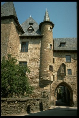Château et Porte Bécharie