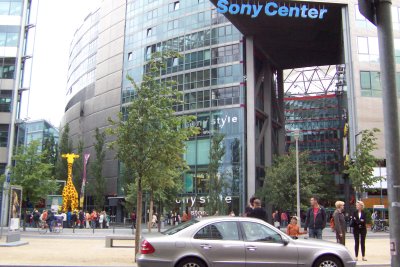 Potsdammer Platz : entrée du Sony center
