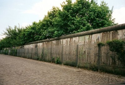 Partie conservée du mur de Berlin après la réunification.