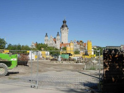 Photo 2. chantier devant la mairie actuelle (neue Rathaus) construite au XIXe siècle.