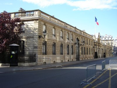 Le palais de l'Elysée rue du faubourg Saint-Honoré dans le 8ème arrondissement.