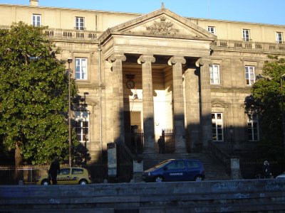 Le pouvoir judiciaire : façade du tribunal de Limoges, cour d'appel, TGI