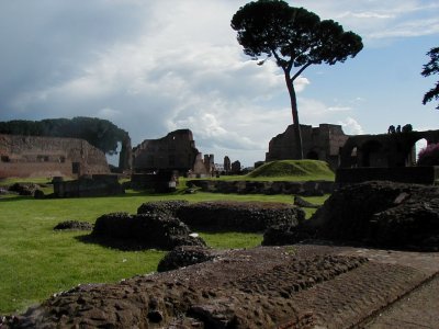 la colline du Palatin à Rome : vestiges de bâtiments religieux et d'habitations 