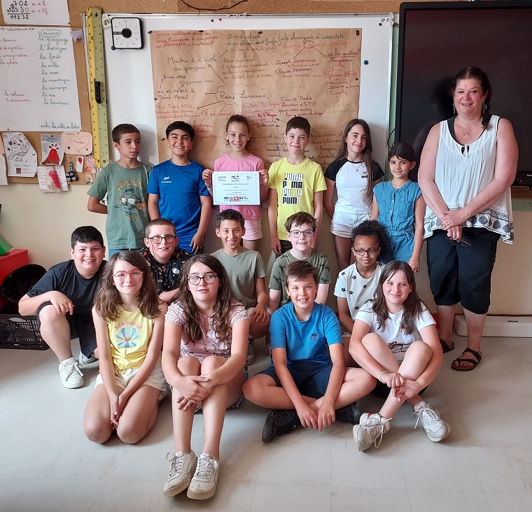 Classe CM2 de Mme Durbin lauréate du 1er prix académique Médiatiks 2025, école, podcast.